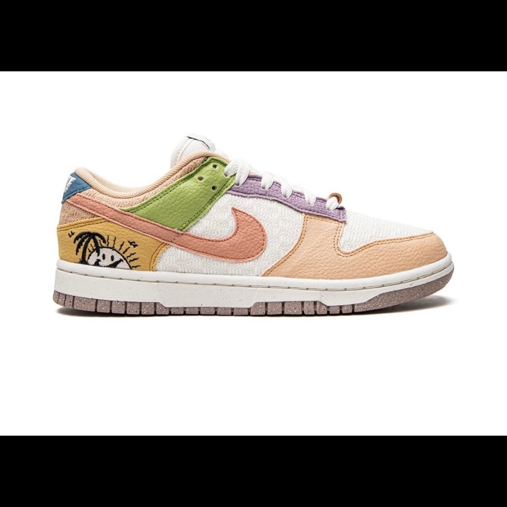 Nike Women’s Dunk Low SE Sun Club